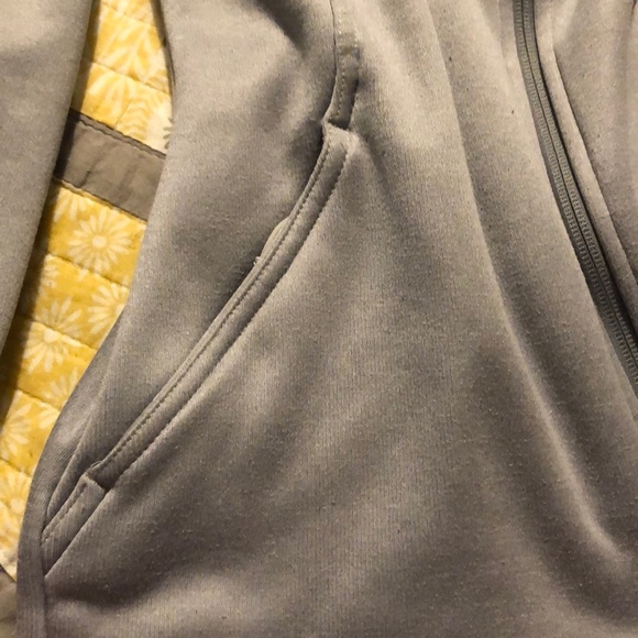 North Face Fleece Jacket - Picture 2 of 3